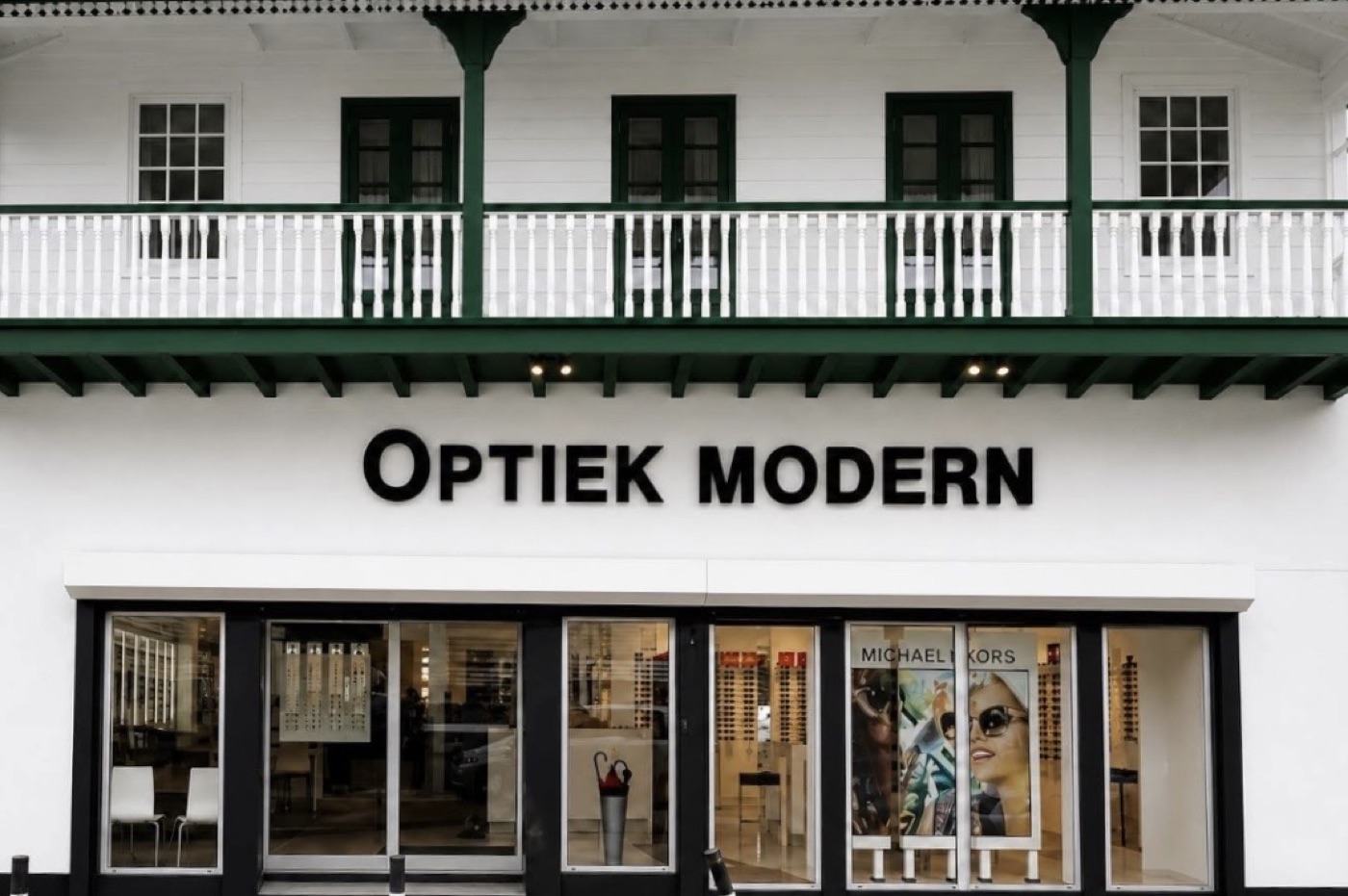 Optiek Modern winkel in Paramaribo